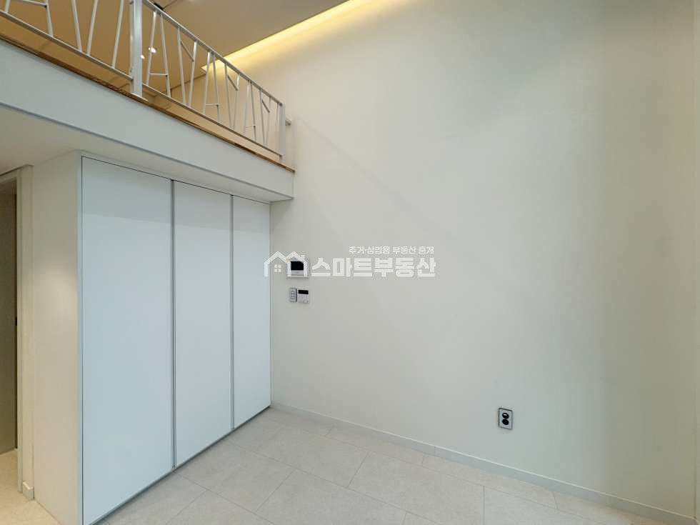 서울 서초구 방배동 신축 첫입주 / 뷰 최고!! / 컨디션 최고 복층 1.5룸 월세 매물번호 10917 사진 6