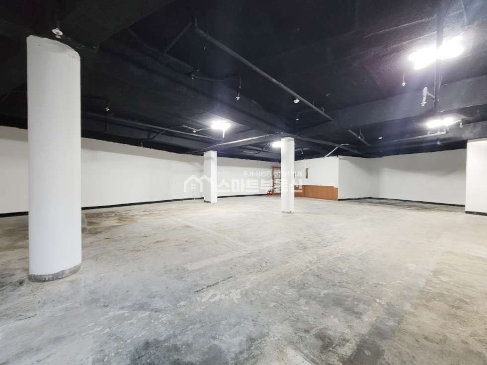 서울 동작구 사당동 전용 넓은 지하 상가, 사당역 도보 4분, 즉시 입주 가능 월세 매물번호 12086 사진 5