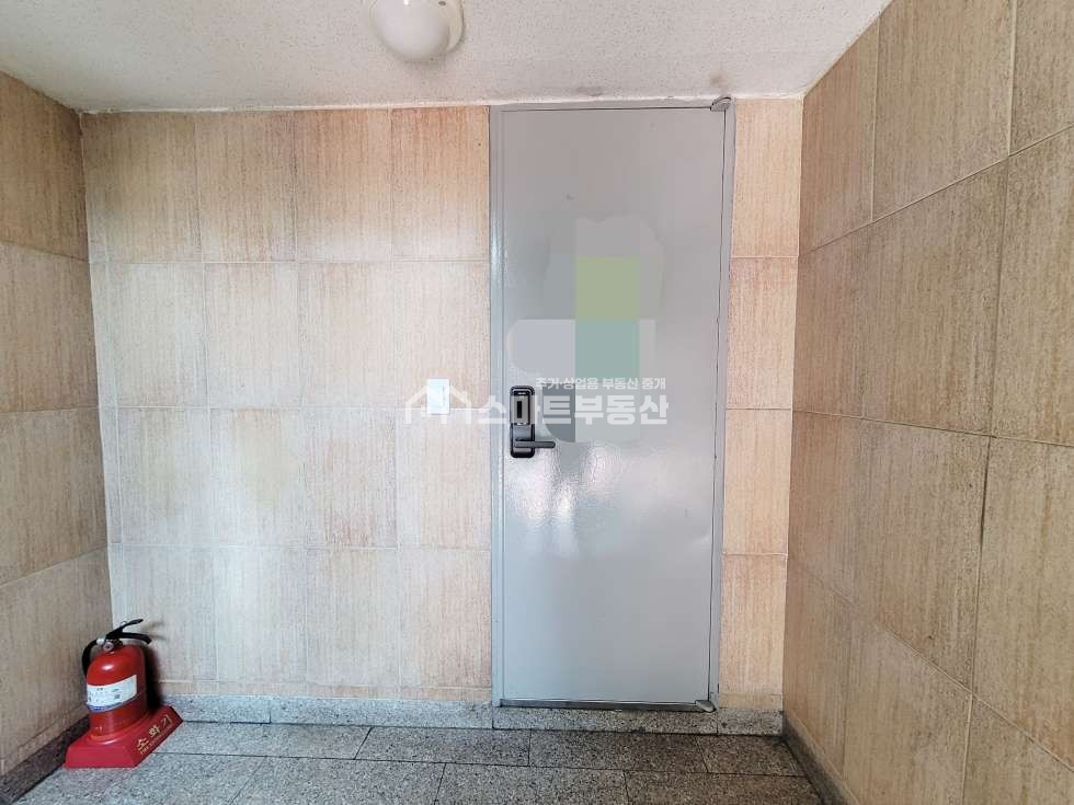 서울 동작구 사당동 전용 넓은 지하 상가, 사당역 도보 4분, 즉시 입주 가능 월세 매물번호 12086 사진 12