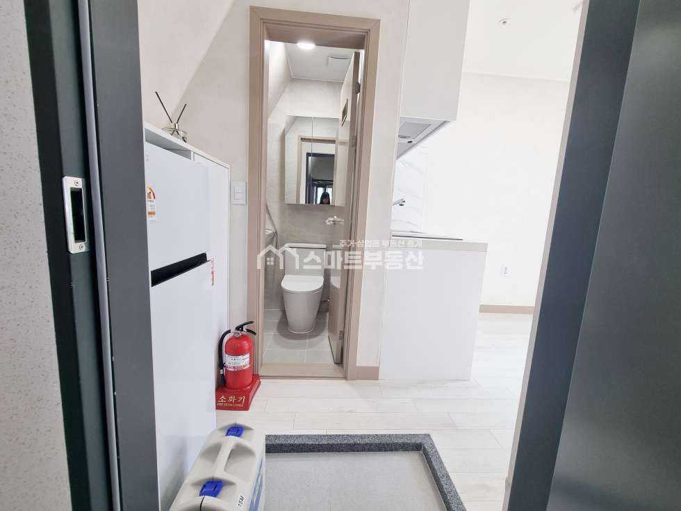 서울 서초구 방배동 825-8 방배동 신축 첫입주. 보증보험, 전세대출, 주차 가능. 유니크한 투룸. 전세 매물번호 12134 사진 1